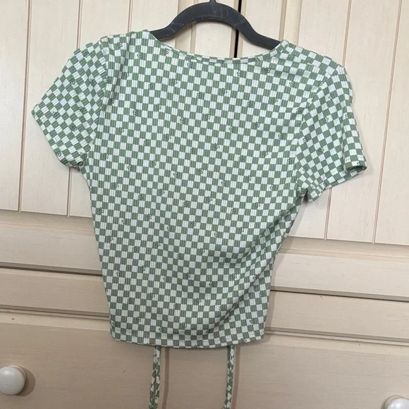 Vibe Green and White Checkered Crop Top - Picture 2 of 2